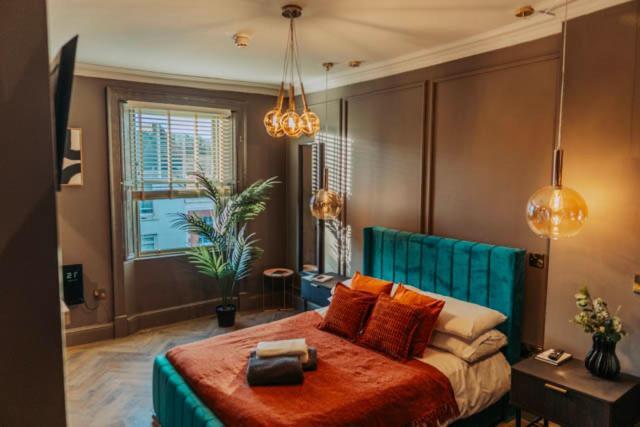 Magistrates Penthouse Suite - Town Centre Apartments With Spa Morpeth Exteriör bild