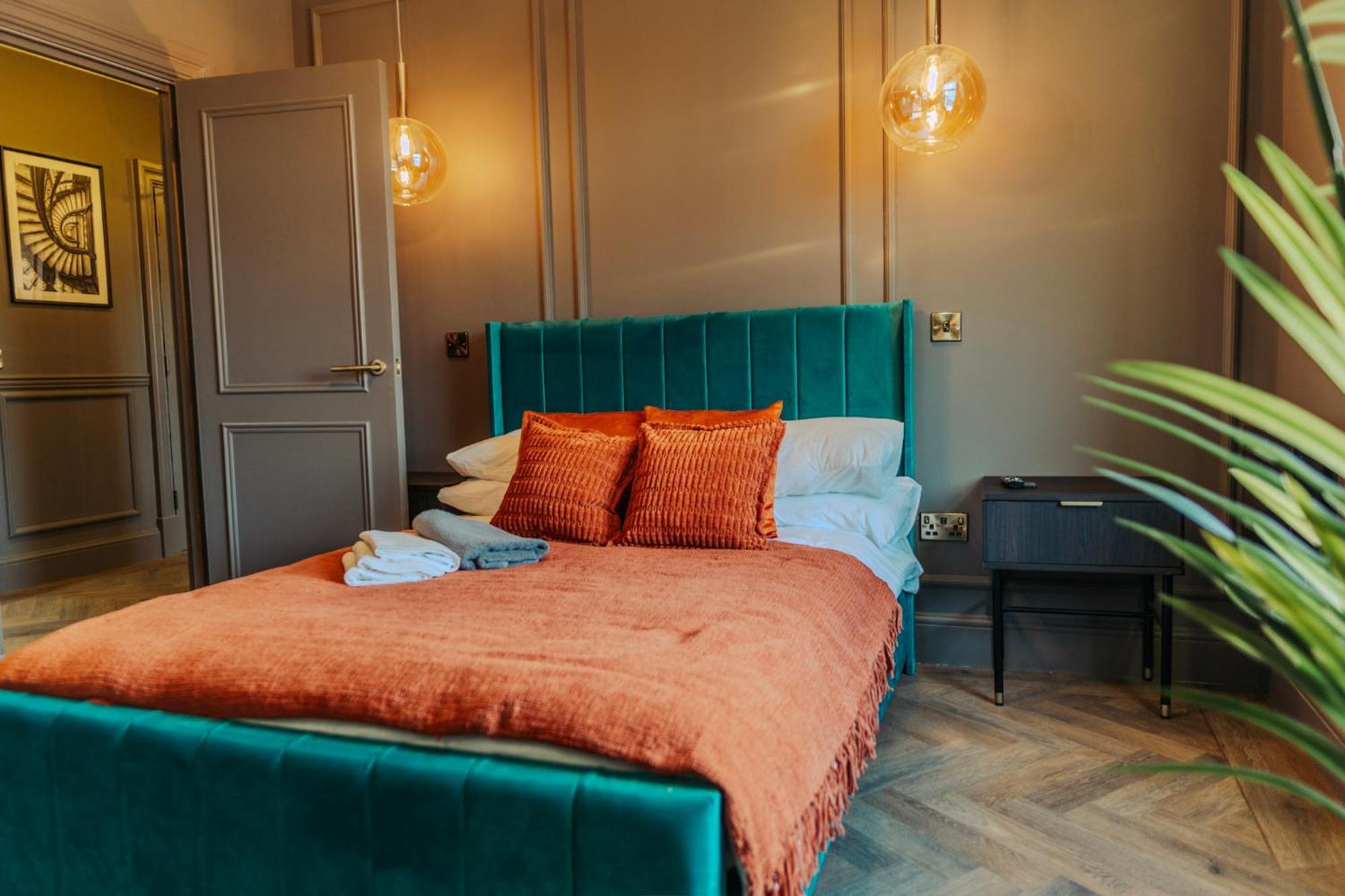 Magistrates Penthouse Suite - Town Centre Apartments With Spa Morpeth Exteriör bild