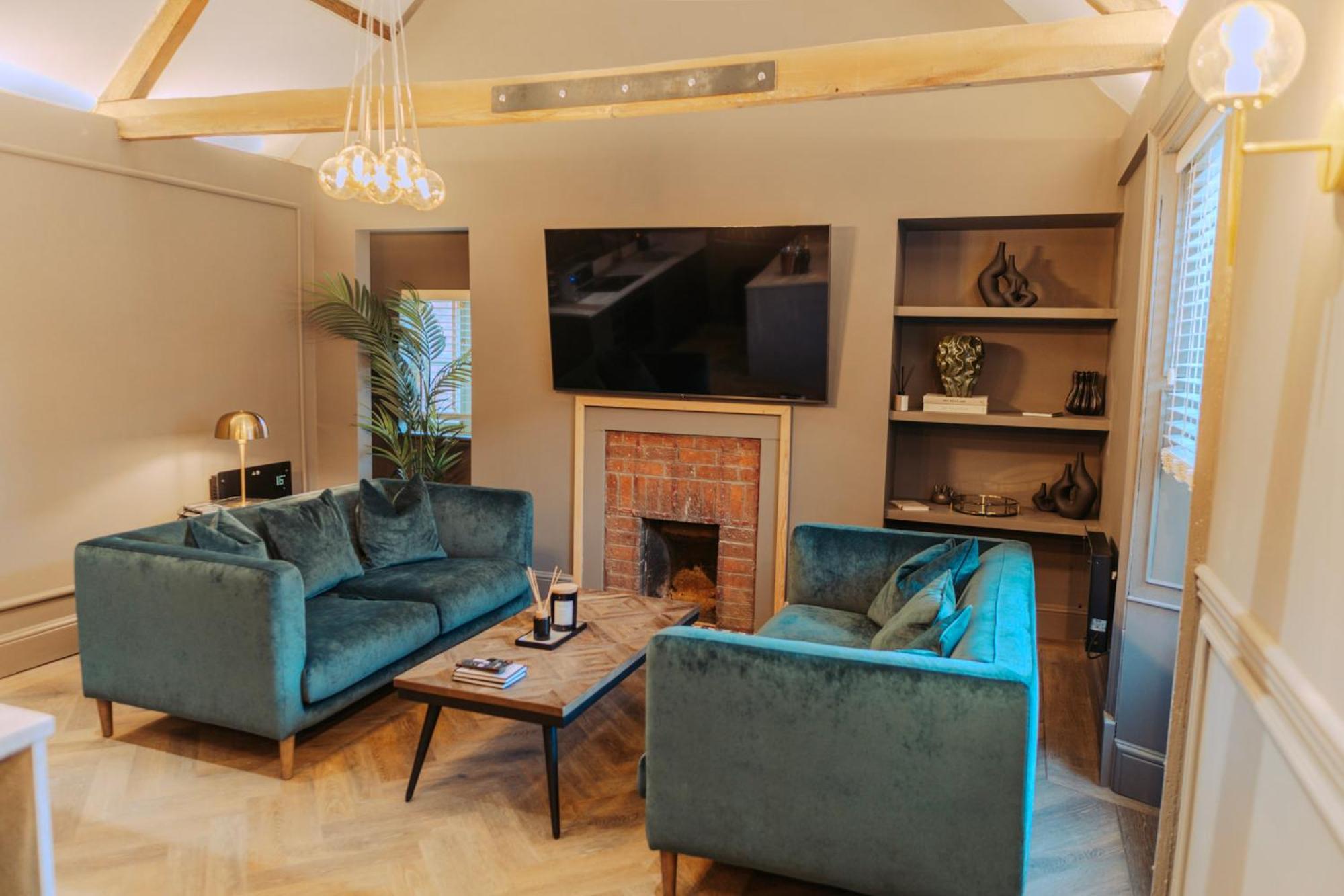 Magistrates Penthouse Suite - Town Centre Apartments With Spa Morpeth Exteriör bild