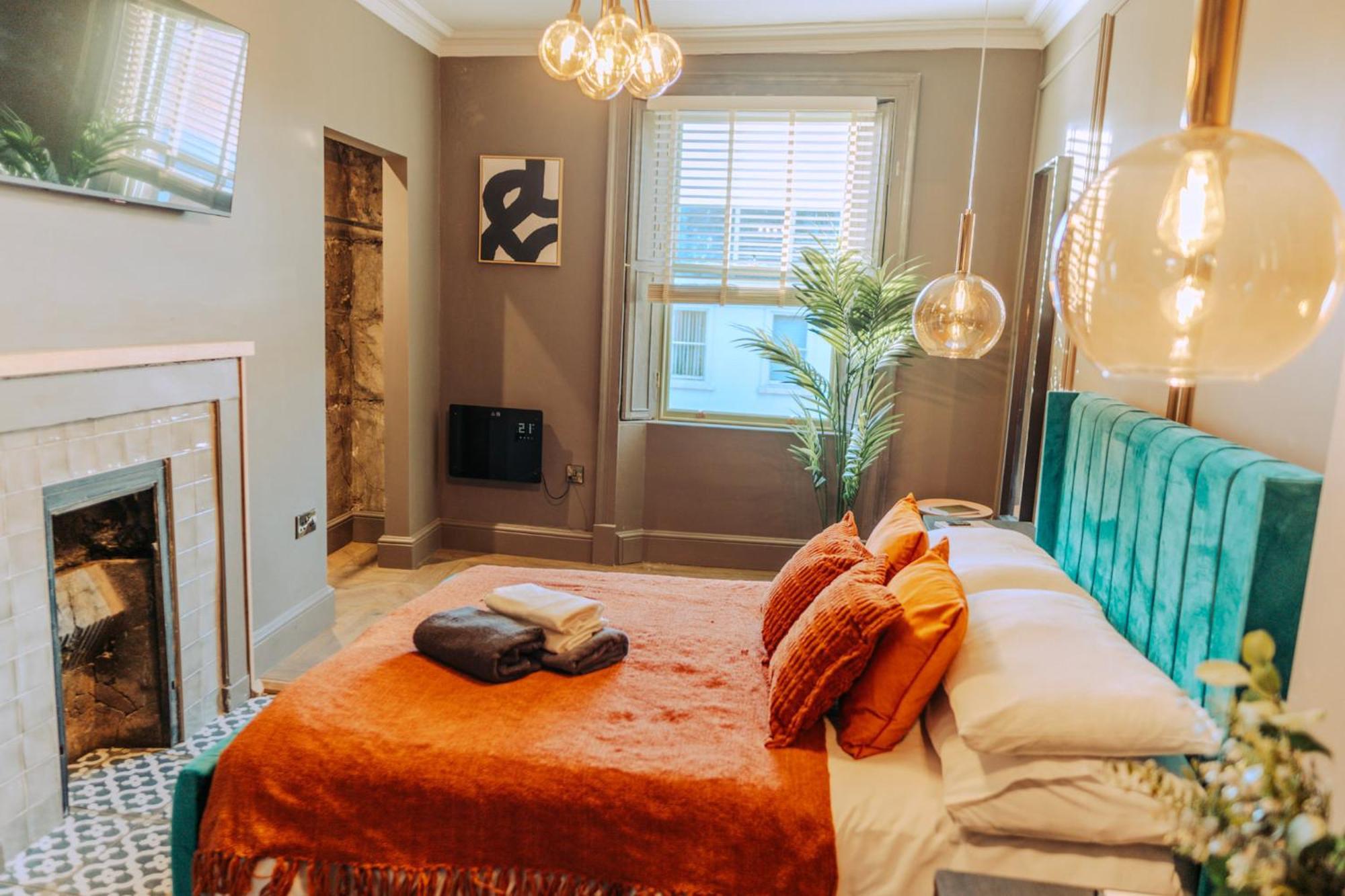 Magistrates Penthouse Suite - Town Centre Apartments With Spa Morpeth Exteriör bild
