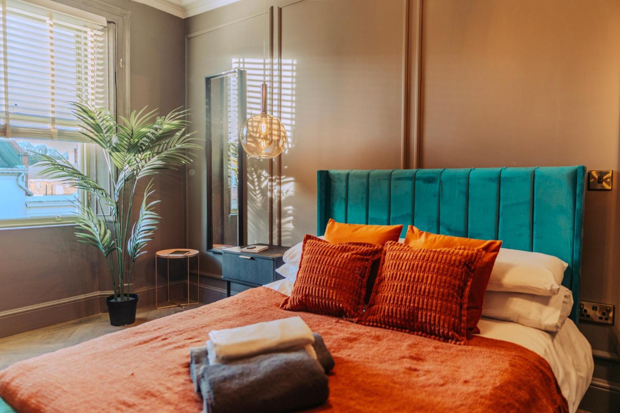 Magistrates Penthouse Suite - Town Centre Apartments With Spa Morpeth Exteriör bild