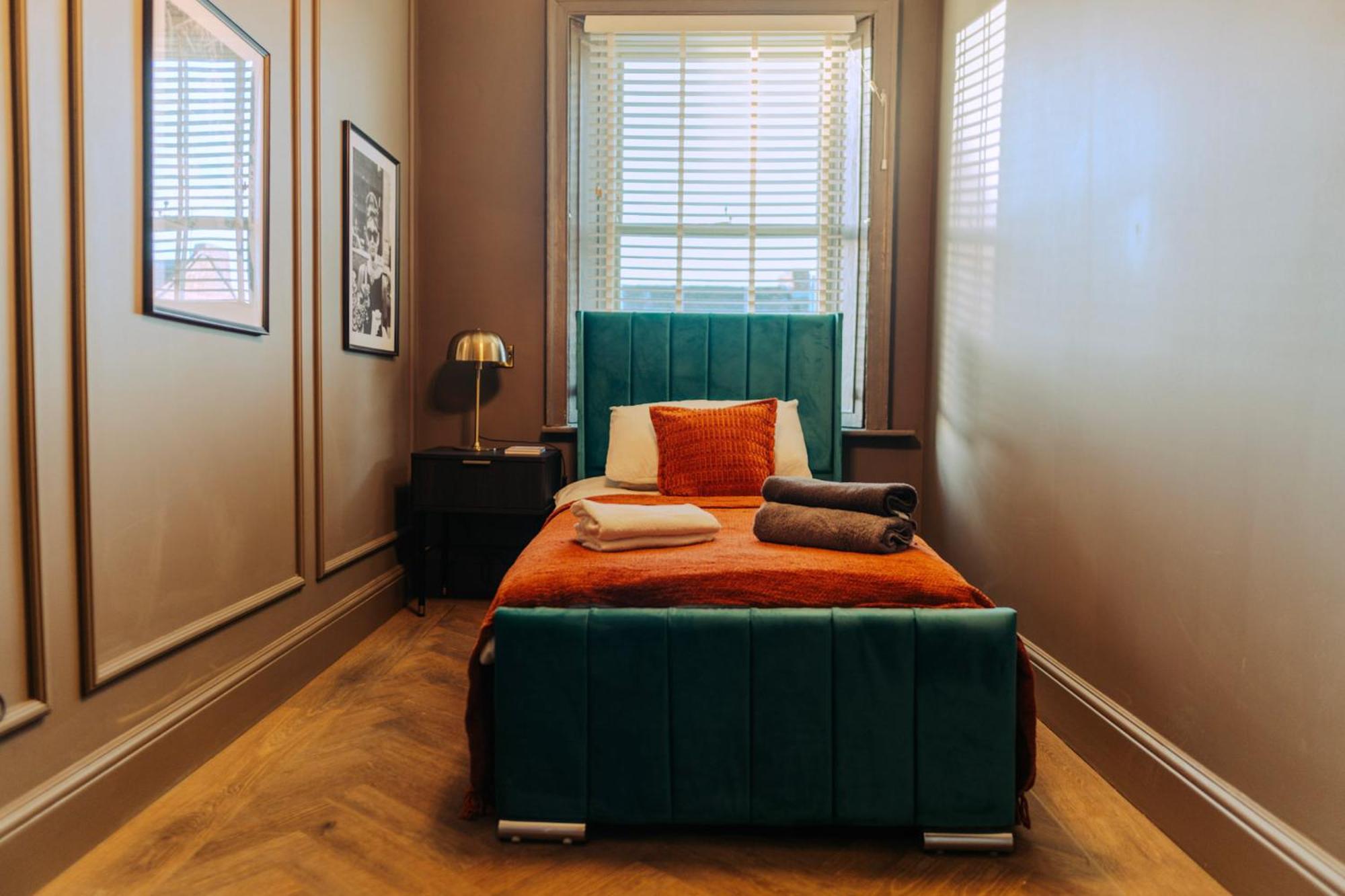 Magistrates Penthouse Suite - Town Centre Apartments With Spa Morpeth Exteriör bild