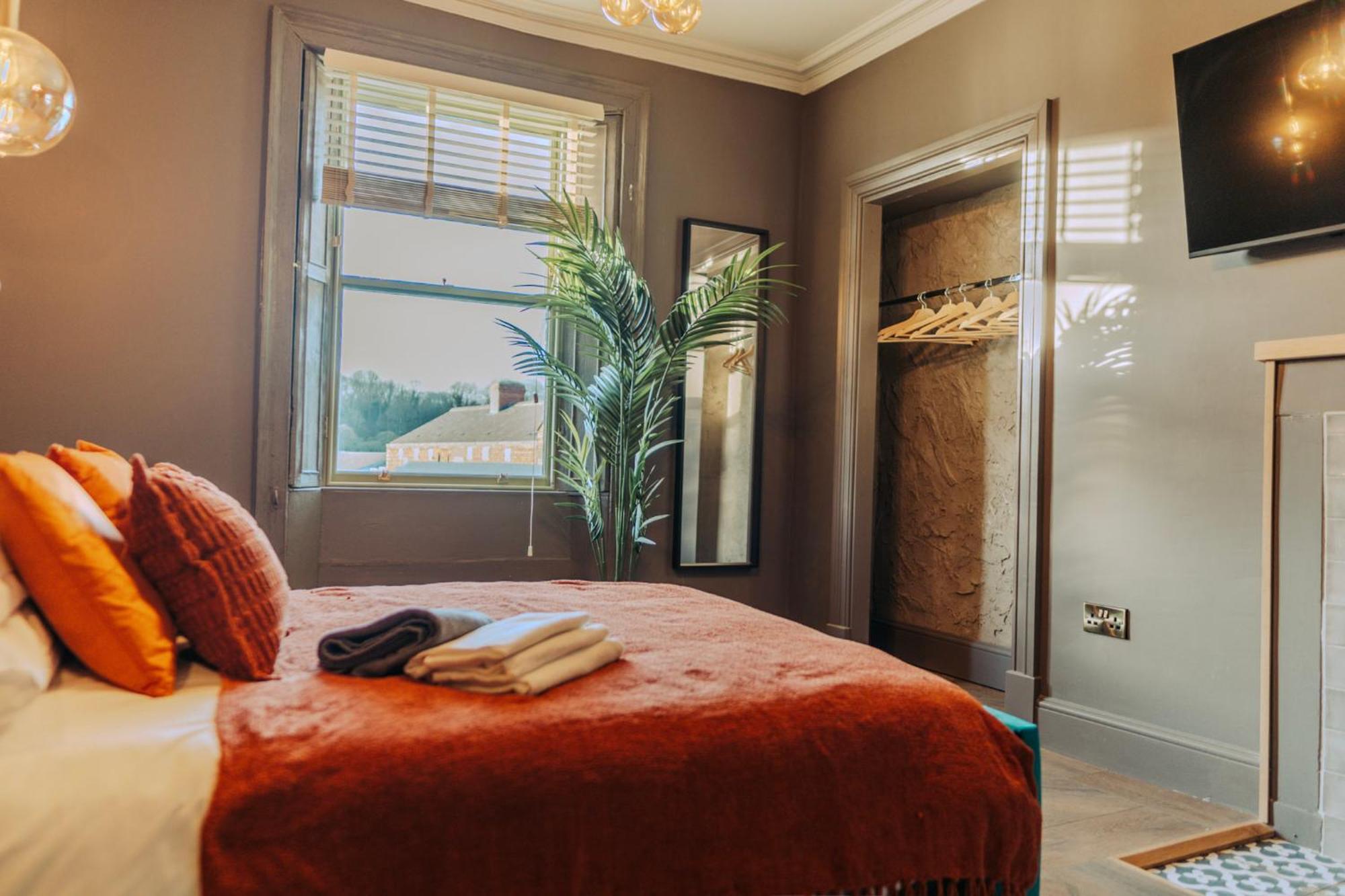 Magistrates Penthouse Suite - Town Centre Apartments With Spa Morpeth Exteriör bild