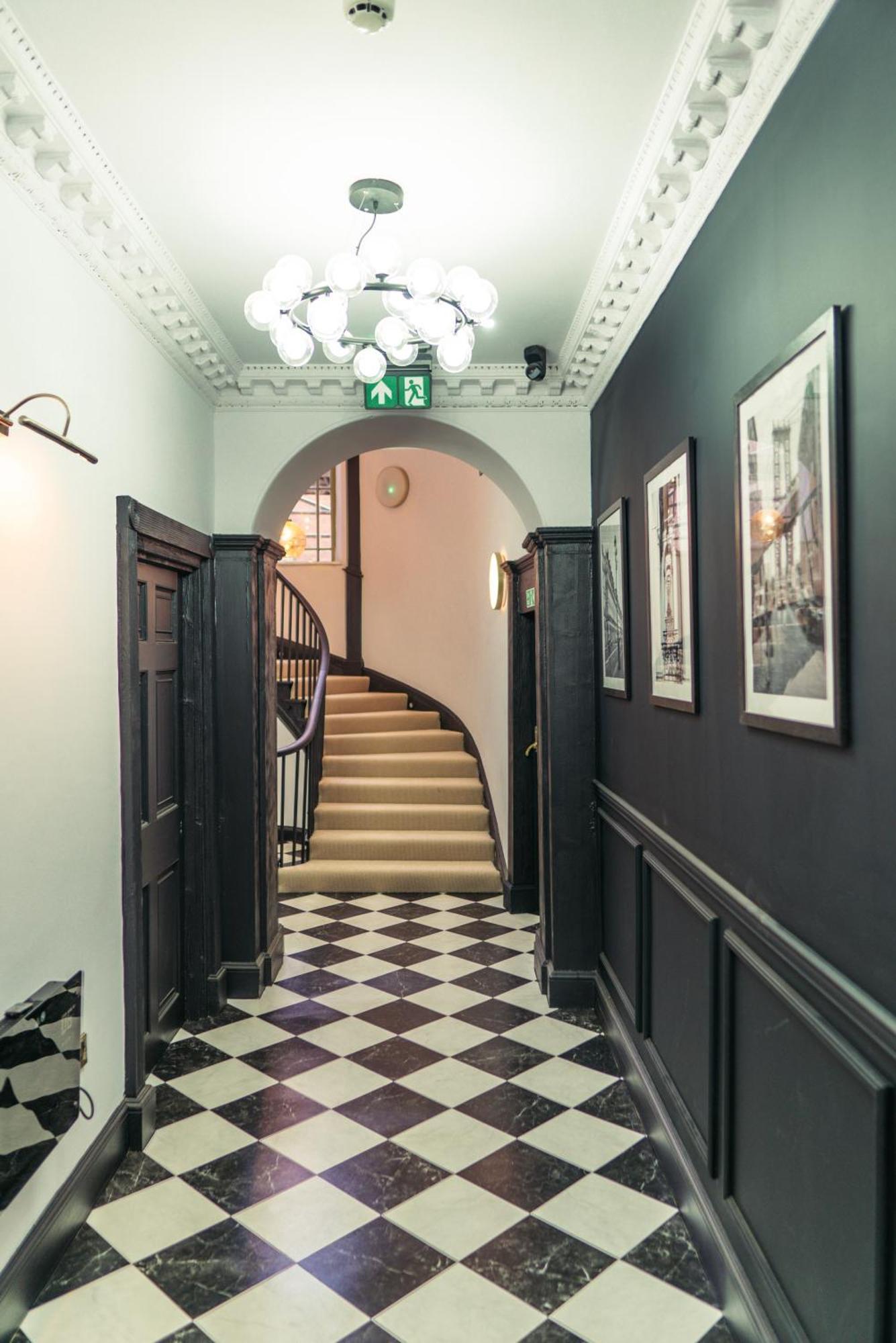 Magistrates Penthouse Suite - Town Centre Apartments With Spa Morpeth Exteriör bild